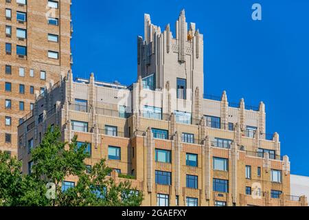 Das 55 Central Park West ist ein Art déco-Wahrzeichen, das von Schwartz & Gross entworfen wurde. Stockfoto