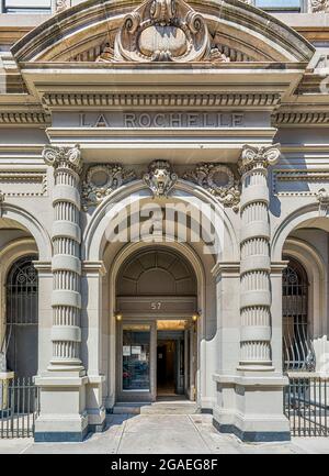 57 West 75th Street, entworfen von Lamb & Rich, ist Teil des Upper West Side / Central Park West Historic District. Stockfoto