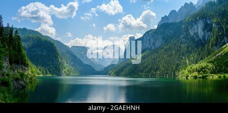 Gosausee, ein schöner See mit Bergen im Salzkammergut, Österreich. Stockfoto