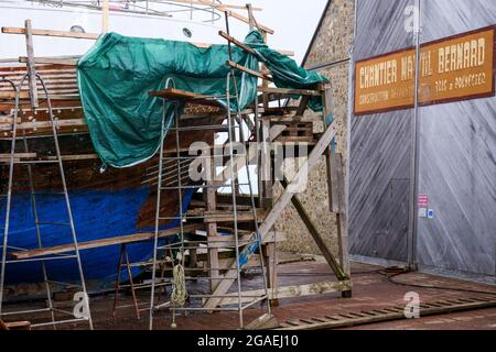 Die Werft in der Dämmerung, Saint-Vaast la Hougue, Cotentin, Normandie, Frankreich Stockfoto