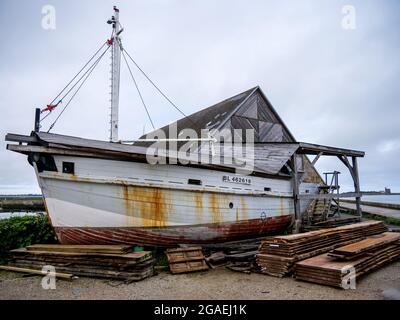 Die Werft in der Dämmerung, Saint-Vaast la Hougue, Cotentin, Normandie, Frankreich Stockfoto