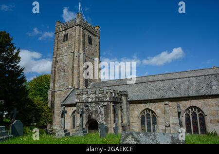 Die Kirche des Erzengels St. Michael in Chagford am Dartmoor in Devon Stockfoto