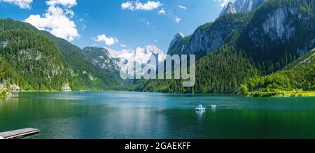 Gosausee, ein schöner See mit Bergen im Salzkammergut, Österreich. Stockfoto