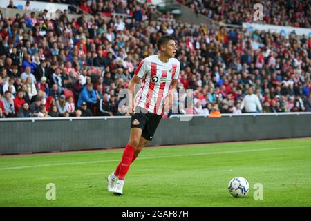 Sunderland, Großbritannien. 30. JULI: Ross Stewart von Sunderland während des Vorsaison-Freundschaftsspiel zwischen Sunderland und Hull City im Stadium of Light, Sunderland, am Freitag, den 30. Juli 2021. (Kredit: Michael Driver | MI Nachrichten) Kredit: MI Nachrichten & Sport /Alamy Live Nachrichten Stockfoto