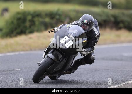 Armoy, Antrim, Nordirland. Juli 2021. Armoy Road Races, The Race of Legends Motor Cycling, Day One; Guy Martin in Aktion während des SuperTwins Qualifying Credit: Action Plus Sports/Alamy Live News Stockfoto