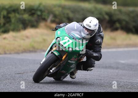 Armoy, Antrim, Nordirland. Juli 2021. Armoy Road Races, The Race of Legends Motor Cycling, Day One; Joe Loughlin (Team IRL Paton) gewann den 2. Platz in der SuperTwins-Qualifikation Credit: Action Plus Sports/Alamy Live News Stockfoto