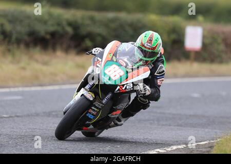 Armoy, Antrim, Nordirland. Juli 2021. Armoy Road Races, The Race of Legends Motor Cycling, Tag 1; Derek McGee übernahm die Pole Position im Qualifying für Super Twins Credit: Action Plus Sports/Alamy Live News Stockfoto