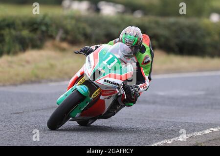 Armoy, Antrim, Nordirland. Juli 2021. Armoy Road Races, The Race of Legends Motor Cycling, Day One; Dominic Herbertson (Cowton Racing Kawasaki ER6) in der Super Twins Qualifying Credit: Action Plus Sports/Alamy Live News Stockfoto