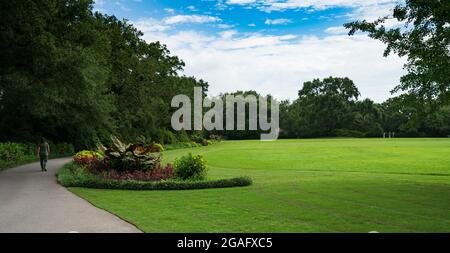 Blick auf den Großen Rasen in den Bellingrath Gardens Stockfoto