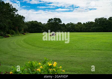 Blick auf den Großen Rasen in den Bellingrath Gardens Stockfoto