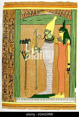 Die Bildunterschrift auf diesem Bild von 1903 lautet: „Osiris und Isis und vier Kinder des Horus“. Es erschien im Buch History of Egypt des französischen Ägyptologen Gaston Maspero. Hier trägt Ossiris, der ägyptische gott der Fruchtbarkeit und der Toten, die weiße Krone von Oberägypten und das menat (Amulett gewichtet, um schwere Kragen auszugleichen). Er hält in seinen Händen das Zepter, den Gauner und den Flint – alles königliche Symbole. Hinter ihm steht seine Frau Isis, die Göttin der Mutter. Vor ihm liegen die vier Kinder seines Sohnes Horus. Stockfoto