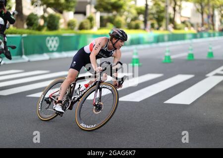 Tokio, Japan. Juli 2021. Georgia Taylor-Brown - Team Great Britain (GBR) Triathlon : Gemischte Staffel während der Olympischen Spiele 2020 in Tokio im Odaiba Marine Park in Tokio, Japan. Quelle: Naoki Morita/AFLO SPORT/Alamy Live News Stockfoto