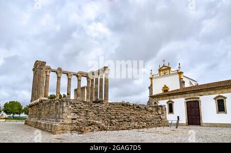 Der römische Tempel von Evora in Portugal Stockfoto