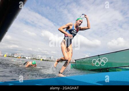 Tokio, Japan. Juli 2021. BEAUGRAND Cassandre, Team France (FRA) Triathlon : Gemischte Staffel während der Olympischen Spiele 2020 in Tokio im Odaiba Marine Park in Tokio, Japan . Quelle: Daisuke Asauchi/AFLO SPORT/Alamy Live News Stockfoto