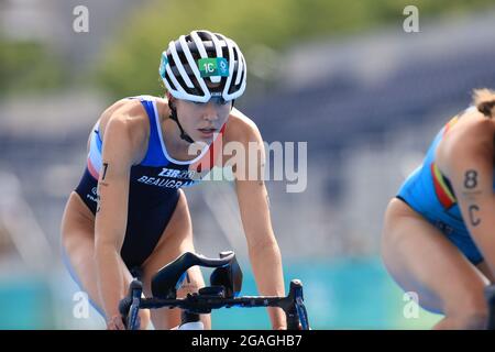 Tokio, Japan. Juli 2021. BEAUGRAND Cassandre, Team France (FRA) Triathlon : Gemischte Staffel während der Olympischen Spiele 2020 in Tokio im Odaiba Marine Park in Tokio, Japan . Quelle: Daisuke Asauchi/AFLO SPORT/Alamy Live News Stockfoto