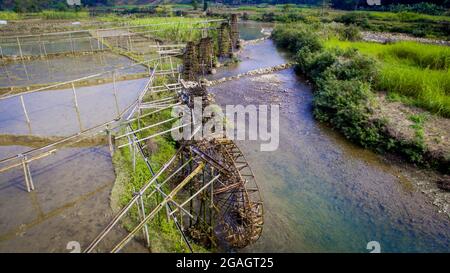 Schönes Wasserrad in Pu Luong Dorf Thanh Hoa Provinz Nordvietnam Stockfoto