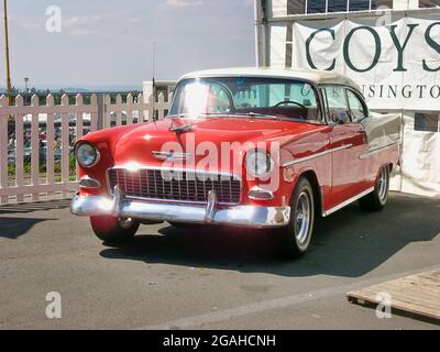 NÜRBURGRING, DEUTSCHLAND - 10. Sep 2007: Ein altes rotes Auto auf einer Oldtimer-Ausstellung Stockfoto