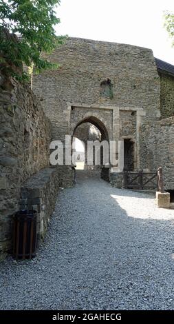 Blick auf den Eingang zum dritten Innenhof des Schlosses Heftyn in der tschechischen republik Stockfoto