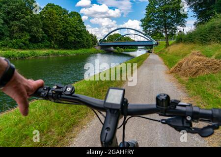 Rhein-Herne-Kanal, Kanalweg, bei Castrop-Rauxel Henrichenburg, Radweg, NRW, Deutschland, Stockfoto