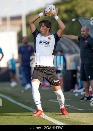 Valencia, Spanien. Juli 2021. Spieler in Aktion während des Vorsaison-Freundschaftsspiels zwischen Valencia CF und Levante UD im Estadio Antonio Puchades in Valencia, Spanien. (Bild: © Indira/DAX via ZUMA Press Wire) Stockfoto