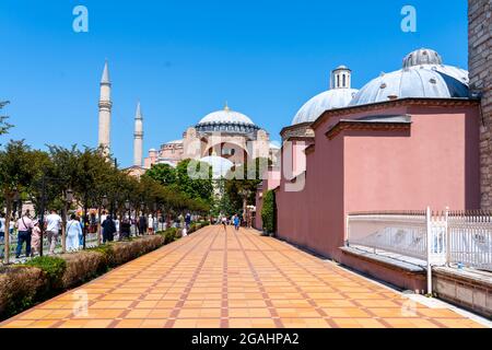 Türkei Istanbul Hagia Sophia. Eingang des osmanischen Hammam neben der Hagia Sophia einer der touristisch meist besuchten Orte für traditionelle Stockfoto