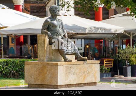 Thessaloniki, Griechenland, 15. Juli 2021. Der zentrale Platz von Thessaloniki ist nach dem griechischen Philosophen Aristoteles benannt. Stockfoto