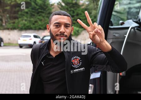 Morecambe, Großbritannien. Juli 2021. Grant ward von Blackpool erreicht am 7/31/2021 das Mazuma Stadium in Morecambe, Großbritannien. (Foto von Mark Cosgrove/News Images/Sipa USA) Quelle: SIPA USA/Alamy Live News Stockfoto