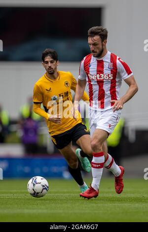 31. Juli 2021; bet365 Stadium, Stoke, Staffordshire, England; Fußball vor der Saison, Stoke City gegen Wolverhampton Wanderers; Morgan Fox von Stoke City Stockfoto