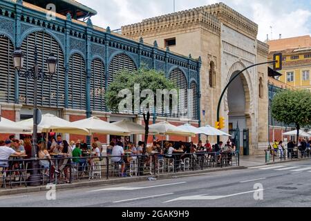 Mercado Central de Atarazanas, traditionelle Markthalle mit großer Auswahl an Lebensmitteln und Tapasbars, , Malaga, Costa del Sol, Provinz Malaga, Ein Stockfoto