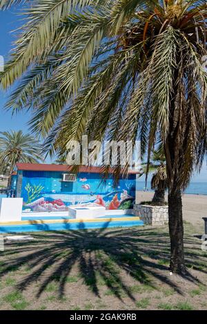 Sandstrand Malaga, Palmen, Costa del Sol, Provinz Malaga, Andalusien, Spanien, Europa, Stockfoto