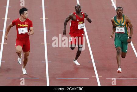 Tokio, Japan. Juli 2021. Die 10.05-jährige Chinesin Su Bingtian (L) landet am Samstag, den 31. Juli 2021, als Südafrikas Gift Leotlela 10.04 (R) und Gambia's Camara Ebrima Olympic Stadium in Tokio, Japan, auf der zweiten 100-Meter-Runde. Foto von Bob Strong/UPI Credit: UPI/Alamy Live News Stockfoto