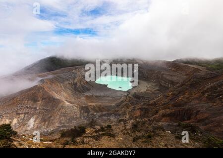 Herzförmiger Krater des Nationalparks Volcan Poas, Costa Rica Stockfoto