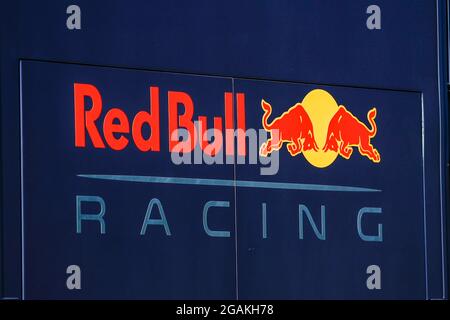 Red Bull Racing Logo, F1 Grand Prix von Ungarn auf dem Hungaroring am 30. Juli 2021 in Budapest, Ungarn. (Foto von HOCH ZWEI) Stockfoto