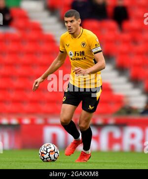 Conor Coady von Wolverhampton Wanderers im Einsatz während des Freundschaftsspiel vor der Saison im bet365 Stadium, Stoke-on-Trent. Bilddatum: Samstag, 31. Juli 2021. Stockfoto