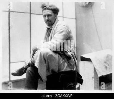 Foto von Ezra Pound (1885-1972), einem amerikanischen Auswanderer, ohne Ort oder Datum. (Foto: United States Information Agency/RBM Vintage Images) Stockfoto