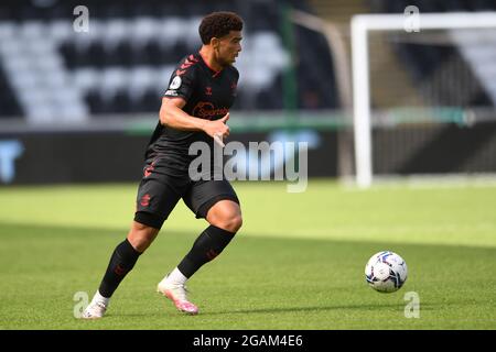 SWANSEA, GROSSBRITANNIEN. 31. JULI Che Adams von Southampton während des Vorsaison-Freundschaftsspiel zwischen Swansea City und Southampton im Liberty Stadium, Swansea am Samstag, 31. Juli 2021. (Kredit: Jeff Thomas | MI Nachrichten) Kredit: MI Nachrichten & Sport /Alamy Live Nachrichten Stockfoto