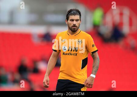 Stoke on Trent, Großbritannien. Juli 2021. Ruben Neves #8 von Wolverhampton Wanderers in Stoke-on-Trent, Vereinigtes Königreich am 7/31/2021. (Foto von Conor Molloy/News Images/Sipa USA) Quelle: SIPA USA/Alamy Live News Stockfoto