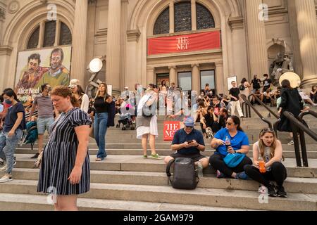 Das Metropolitan Museum of Art in New York entlümpelt am Sonntag, den 25. Juli 2021, Hunderte von Besuchern. (© Richard B. Levine) Stockfoto