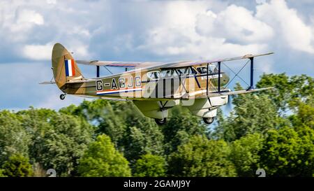 1941 de Havilland DH-89A Dominie/Dragon Rapide ‘G-AGJG’ bei der Airshow des Shuttleworth Flying Festival of Britain am 6. Juni 2021 Stockfoto