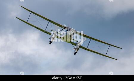 1941 de Havilland DH-89A Dominie/Dragon Rapide ‘G-AGJG’ bei der Airshow des Shuttleworth Flying Festival of Britain am 6. Juni 2021 Stockfoto