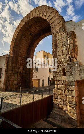 Trajan-Bogen in Merida. Stadtzentrum von Merida, Provinz Badajoz, Extremadura, Spanien. Stockfoto