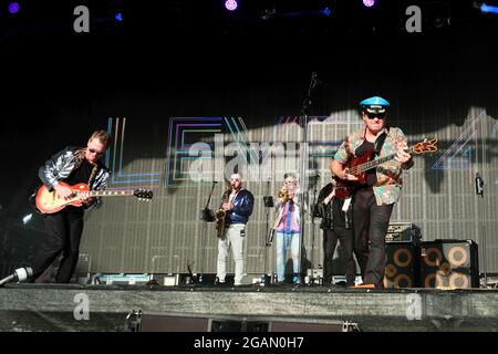 Lulworth, Dorset, 31. Juli 2021, Level 42 live beim Camp Beestival Festival, Lulworth, Dorset UK Credit: Dawn Fletcher-Park/Alamy Live News Stockfoto