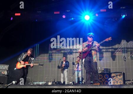 Lulworth, Dorset, 31. Juli 2021, Level 42 live beim Camp Beestival Festival, Lulworth, Dorset UK Credit: Dawn Fletcher-Park/Alamy Live News Stockfoto