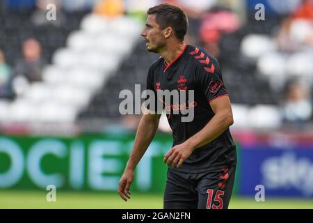 Swansea, Großbritannien. Juli 2021. Romain Perraud #15 von Southampton während des Spiels in Swansea, Vereinigtes Königreich am 7/31/2021. (Foto von Mike Jones/News Images/Sipa USA) Quelle: SIPA USA/Alamy Live News Stockfoto