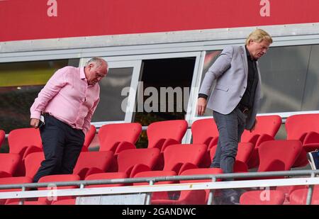 Uli HOENESS (ehemaliger FCB-Präsident ), Ehrenpräsident, Oliver KAHN, FCB-CEO, Vorsitzender der FC Bayern München AG, im Spiel FC BAYERN MÜNCHEN - SSC NEAPEL 0-3 beim Audi Football Summit am 31. Juli 2021 in München, Deutschland Saison 2021/2022, Spieltag X, 1.Bundesliga, FCB, München, Napoli, X.Spieltag. © Peter Schatz / Alamy Live News Stockfoto