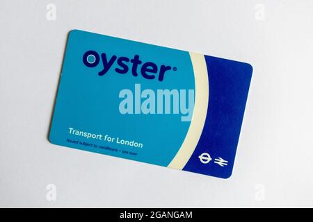 Oyster Card die Travel Card Transport for London, die in LondonTubes, Zügen, Bussen, Trams und Booten verwendet werden kann. Stockfoto