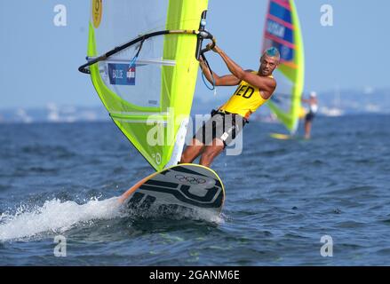 Kiran Badloe (NED) tritt am 31. Juli bei den Olympischen Spielen 2020 im Medaillenrennen RS:X an. 2021 im Hafen von Enoshima in Tokio, Japan Foto von SCS/Soenar Chamid/AFLO (HOLLAND OUT) Stockfoto