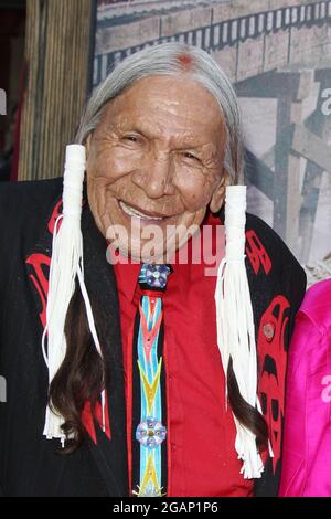 **DATEI FOTO** Saginaw Grant ist verstorben. ANAHEIM, CA - 22. JUNI: Saginaw Grant bei der Premiere von Walt Disney Picters' 'The Lone Ranger' im Disney California Adventure Park am 22. Juni 2013 in Anaheim, Kalifornien. Quelle: Mpi21/MediaPunch Stockfoto