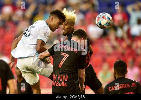 Harrison, New Jersey, USA. Juli 2021. New England Revolution Mittelfeldspieler BRANDON BYE (15) erzielt New England???s zweites Tor in der Red Bull Arena in Harrison New Jersey New England kommt von hinten, um New York in der 91. Minute 3 zu 2 zu besiegen (Bildquelle: © Brooks von Arx/ZUMA Press Wire) Stockfoto