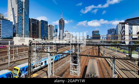 Melbourne, Victoria Australien - Januar 16 2020: Die Bahnhöfe am Bahnhof Southern Cross Melbourne Victoria Stockfoto